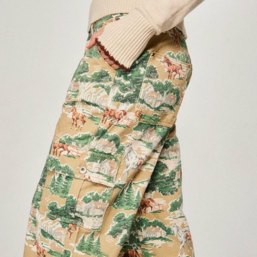 Dairy Boy Horse Cargo Pants | 25
Bottoms • New With Tags